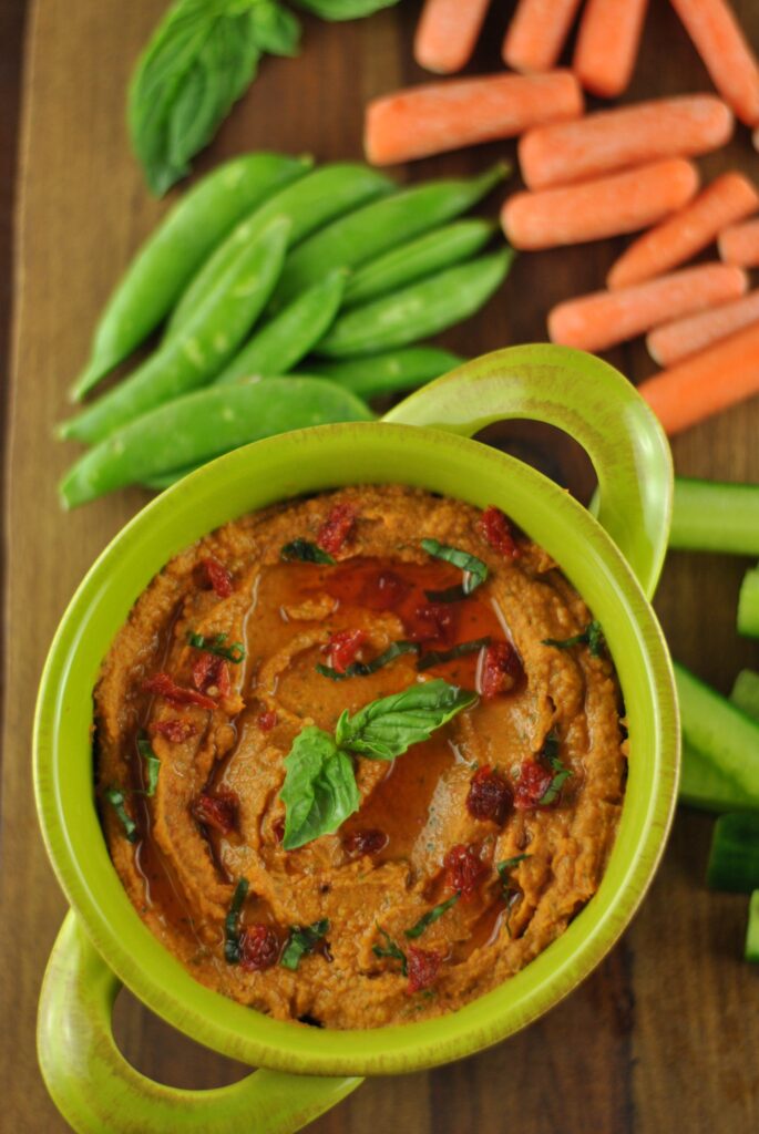 Sun-dried tomato & basil hummus