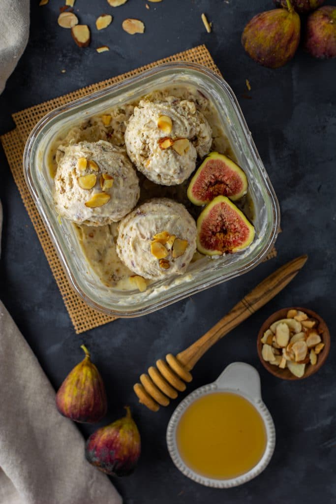 Honey roasted figs and almonds cheesecake ice cream