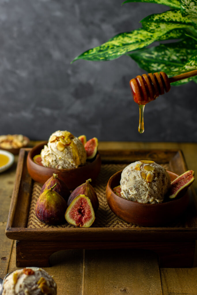 Honey roasted figs and almonds cheesecake ice cream