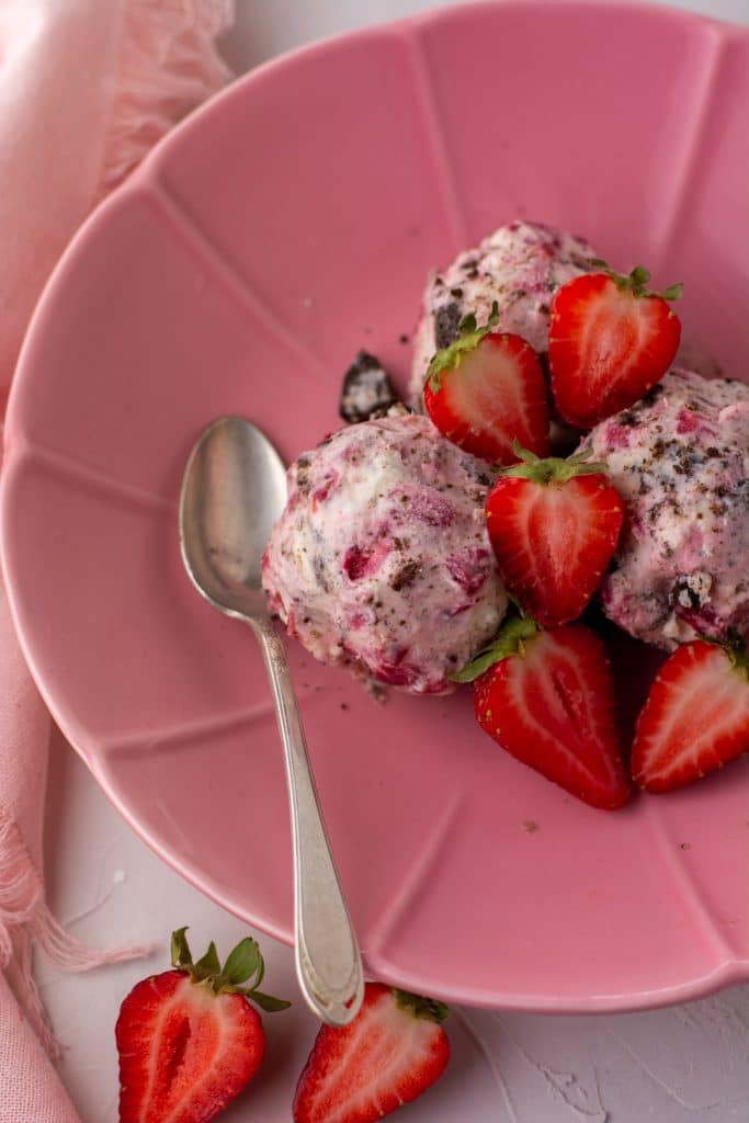 Strawberry oreo cheesecake ice cream